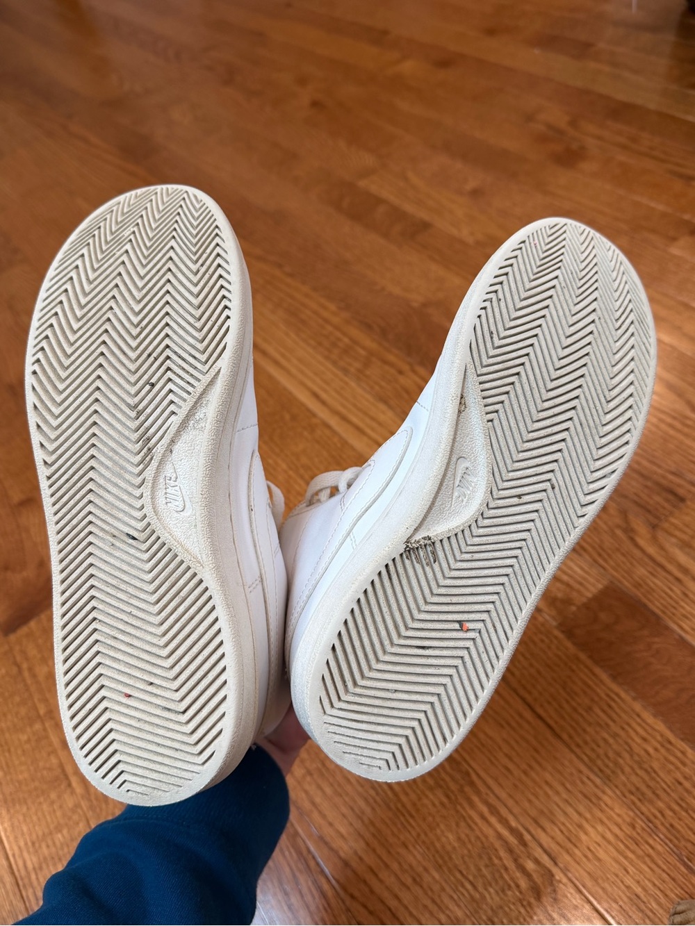 Nike Women’s Size 8 High-Top Sneakers in White - Picture 9 of 9